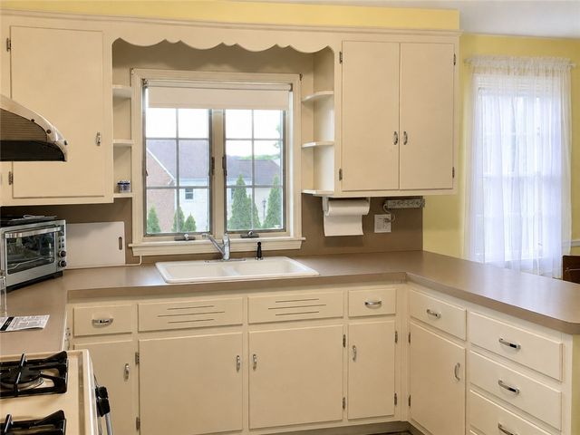 1000 Hope Street, Bristol, RI 02809
