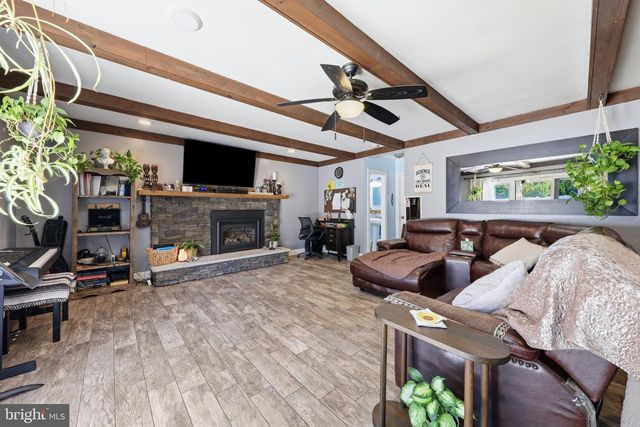 36 BRANDYWINE DR, Berlin, NJ 08009