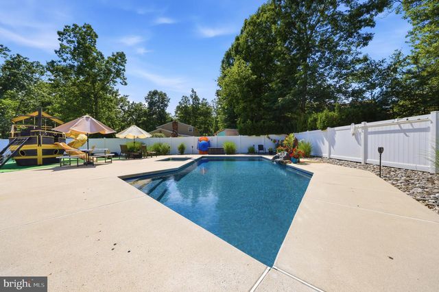 36 BRANDYWINE DR, Berlin, NJ 08009