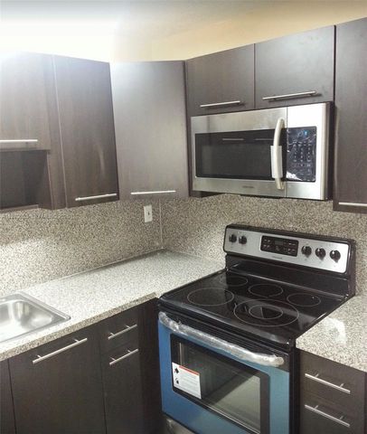 6435 SW 130th Ave 305, Miami, FL 33183