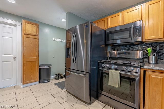 702 Griffith Avenue SW, Massillon, OH 44647