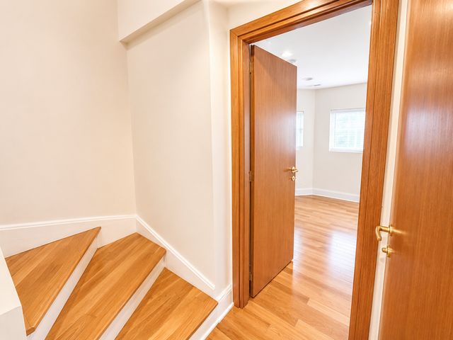 1647 W Sherwin Avenue 1, Chicago, IL 60626