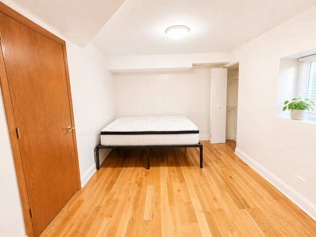 1647 W Sherwin Avenue 1, Chicago, IL 60626