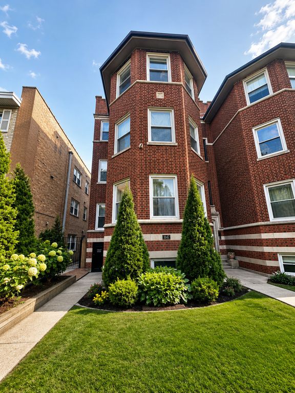 1647 W Sherwin Avenue 1, Chicago, IL 60626