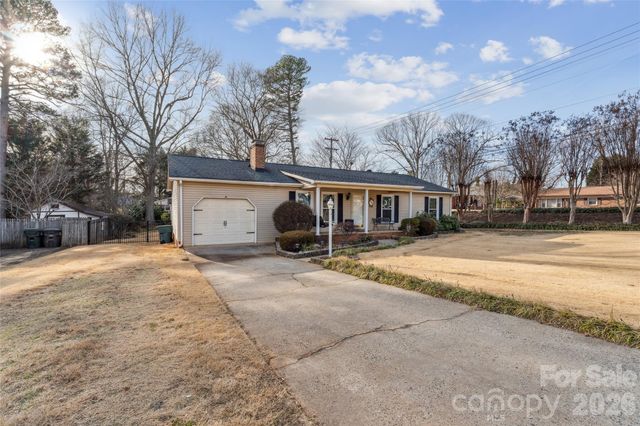2501 Castlewood Drive, Gastonia, NC 28056