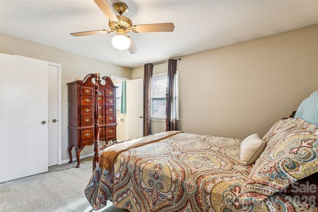 2501 Castlewood Drive, Gastonia, NC 28056