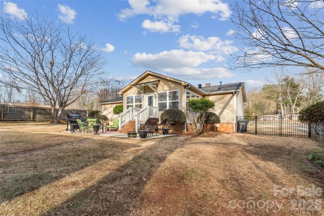 2501 Castlewood Drive, Gastonia, NC 28056