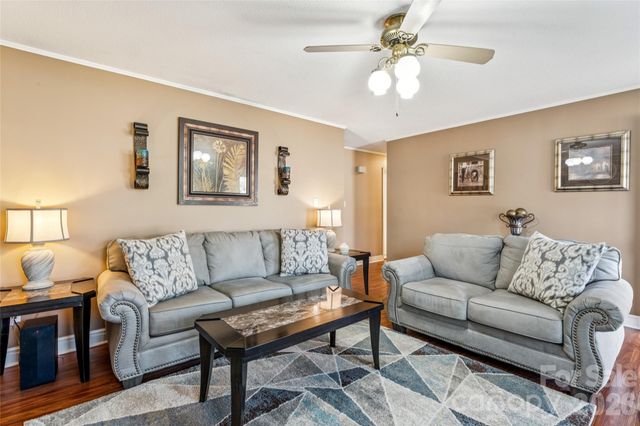 2501 Castlewood Drive, Gastonia, NC 28056