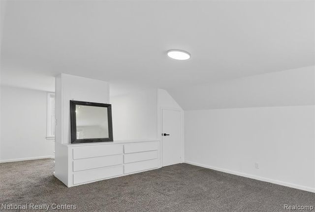 594 E Mansfield Avenue, Pontiac, MI 48340