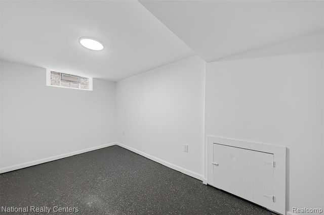 594 E Mansfield Avenue, Pontiac, MI 48340