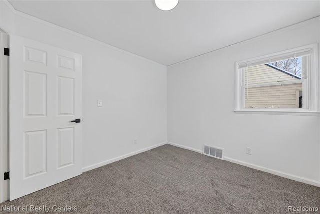 594 E Mansfield Avenue, Pontiac, MI 48340