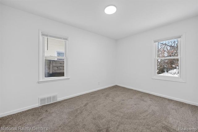 594 E Mansfield Avenue, Pontiac, MI 48340