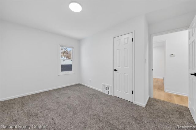 594 E Mansfield Avenue, Pontiac, MI 48340