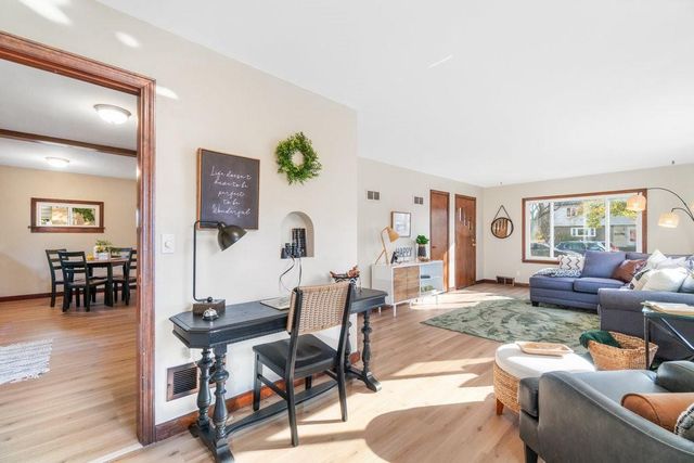 1912 Hoover Avenue, Eau Claire, WI 54701