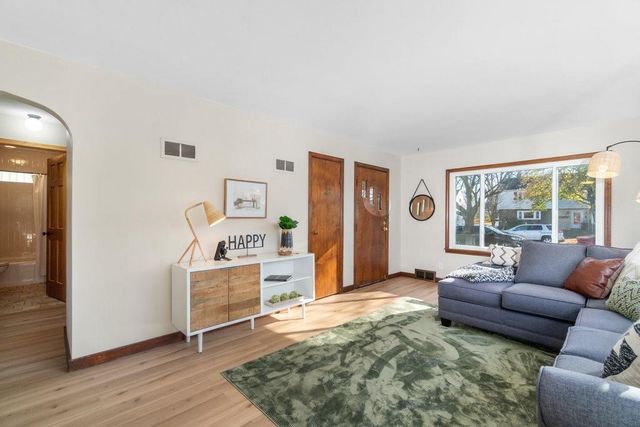 1912 Hoover Avenue, Eau Claire, WI 54701