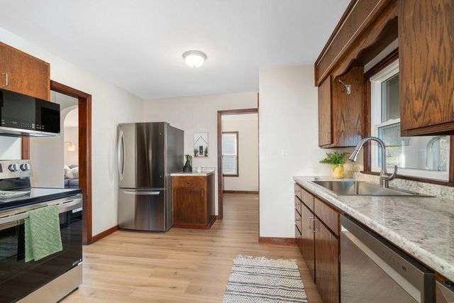 1912 Hoover Avenue, Eau Claire, WI 54701