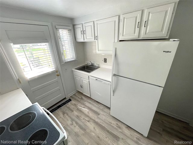 1704 Graefield Road, Birmingham, MI 48009