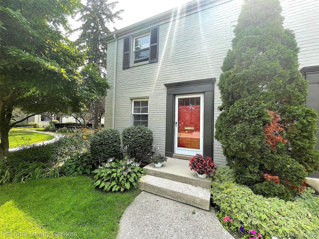 1704 Graefield Road, Birmingham, MI 48009