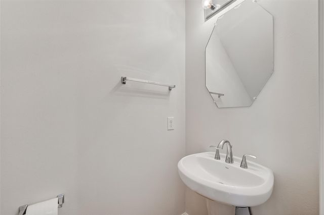 5951 South Loop E 47, Houston, TX 77033