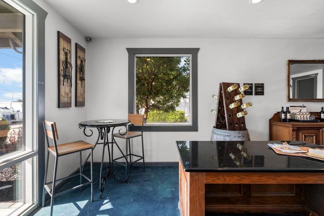 6539 E Peltier Rd, Acampo, CA 95220