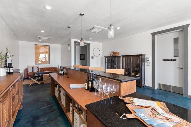 6539 E Peltier Rd, Acampo, CA 95220