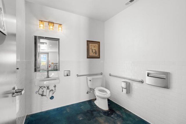 6539 E Peltier Rd, Acampo, CA 95220