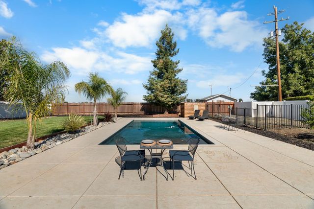 6539 E Peltier Rd, Acampo, CA 95220