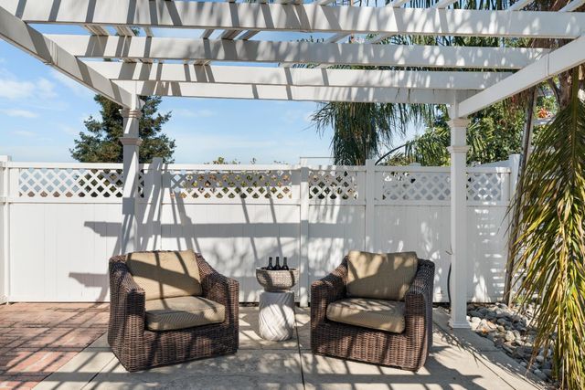 6539 E Peltier Rd, Acampo, CA 95220