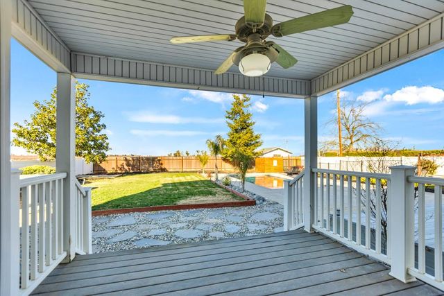 6539 E Peltier Rd, Acampo, CA 95220