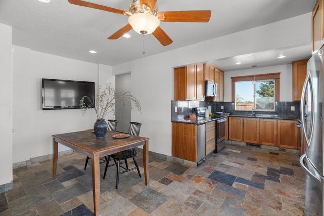 6539 E Peltier Rd, Acampo, CA 95220