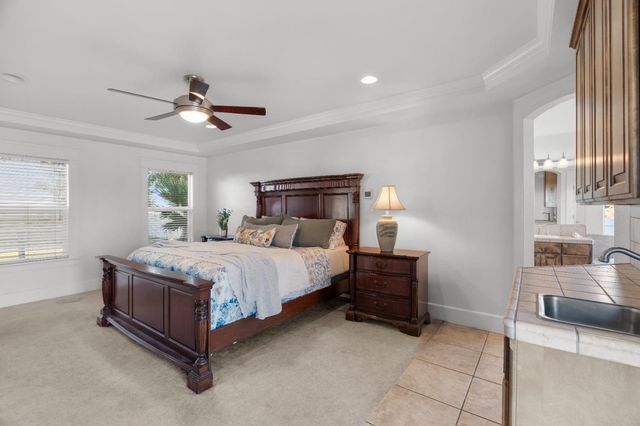 6539 E Peltier Rd, Acampo, CA 95220