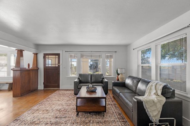 6539 E Peltier Rd, Acampo, CA 95220