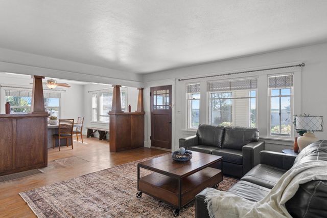 6539 E Peltier Rd, Acampo, CA 95220