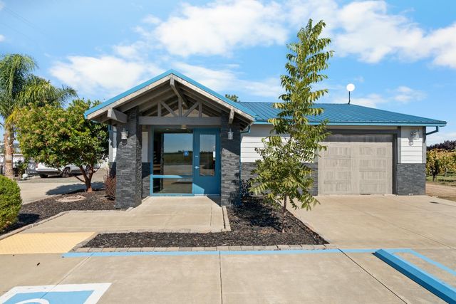 6539 E Peltier Rd, Acampo, CA 95220