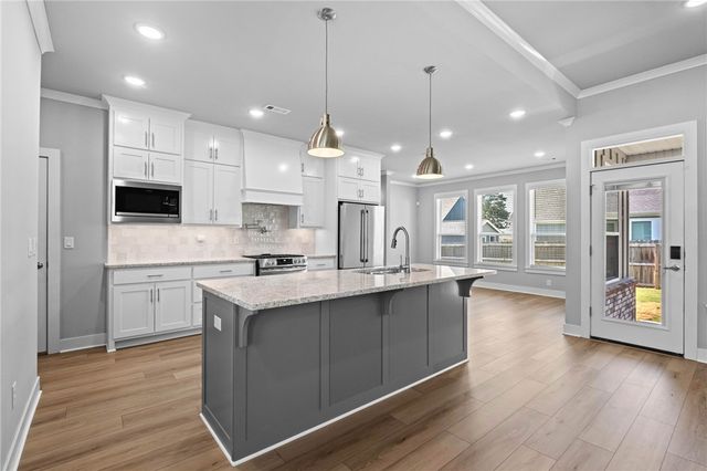 823 Mueller Way, Prairie Grove, AR 72753