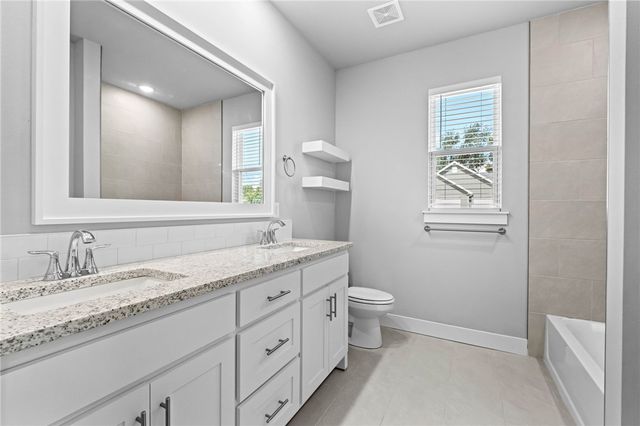 823 Mueller Way, Prairie Grove, AR 72753
