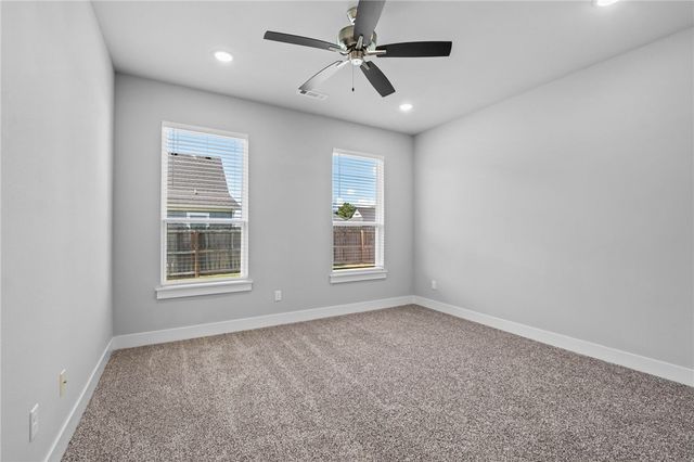 823 Mueller Way, Prairie Grove, AR 72753