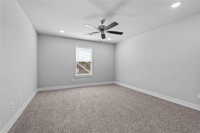 823 Mueller Way, Prairie Grove, AR 72753