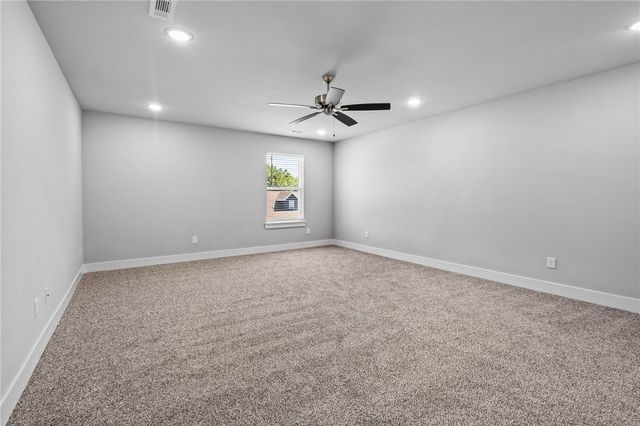 823 Mueller Way, Prairie Grove, AR 72753