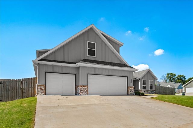 823 Mueller Way, Prairie Grove, AR 72753