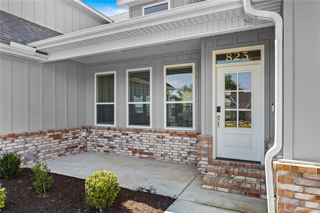 823 Mueller Way, Prairie Grove, AR 72753