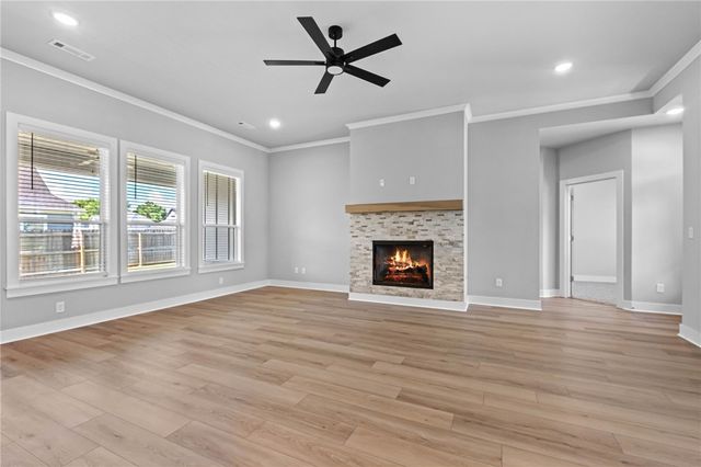 823 Mueller Way, Prairie Grove, AR 72753