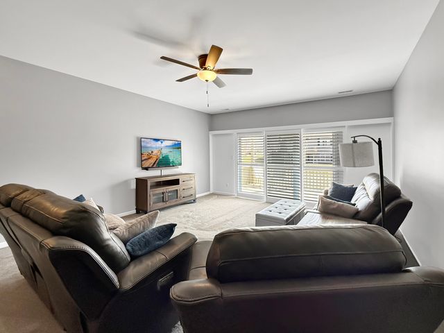 8709 Lake Hills Drive, St. John, IN 46373