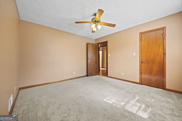 180 Oak Leaf Drive, Stockbridge, GA 30281