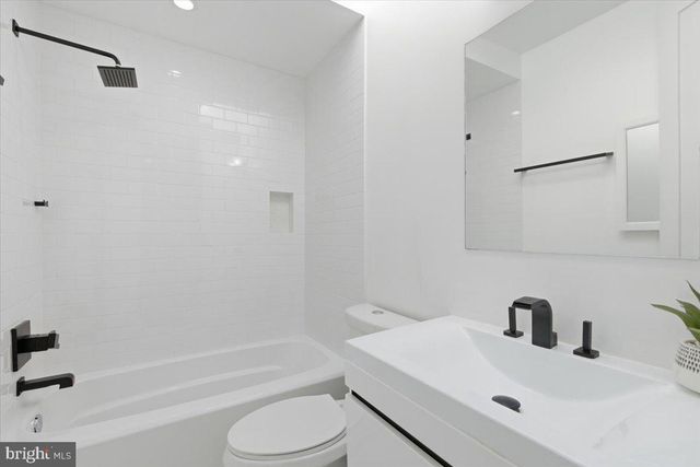 1168 ABBEY PL NE, Washington, DC 20002