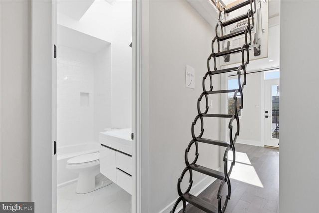 1168 ABBEY PL NE, Washington, DC 20002