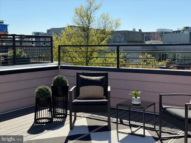 1168 ABBEY PL NE, Washington, DC 20002