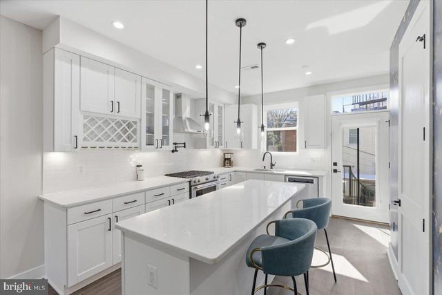 1168 ABBEY PL NE, Washington, DC 20002