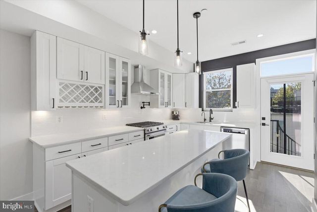 1168 ABBEY PL NE, Washington, DC 20002