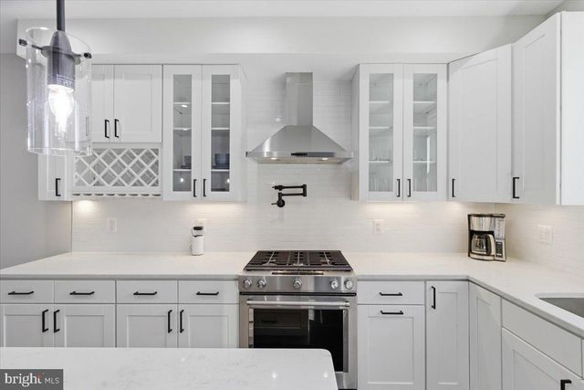 1168 ABBEY PL NE, Washington, DC 20002